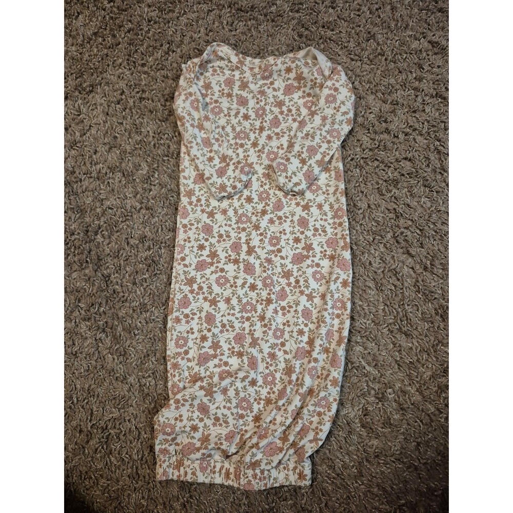Quicy mae baby girl gown size one size